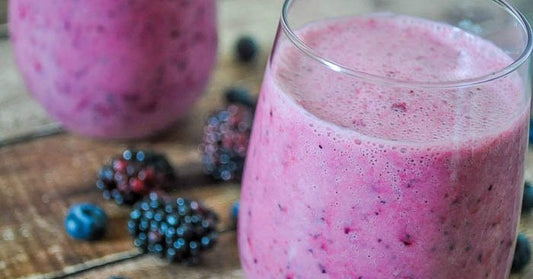Batido de mora y yogurt con moringa| Benatury.com
